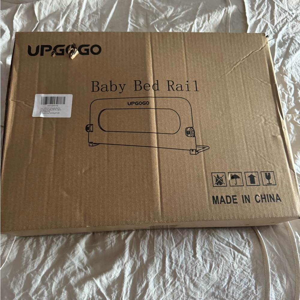 Upgogo baby bed rail new in box